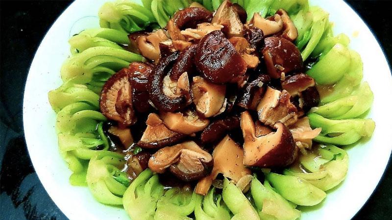 Khám phá 8 món ăn từ cải thìa dễ làm và đầy hương vị thơm ngon.