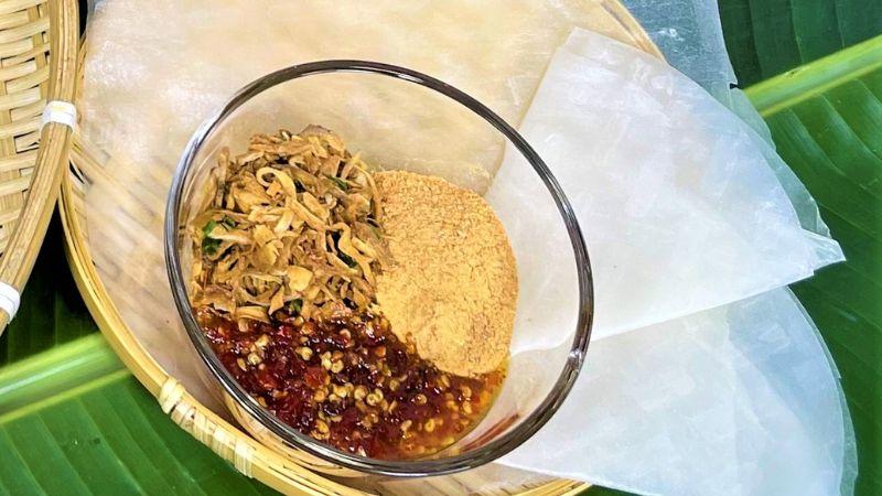 Bánh tráng phơi sương, món ăn vặt đặc trưng của giới trẻ, cần được bảo quản đúng cách để giữ được độ tươi ngon lâu dài, tránh bị khô hay mốc. Hãy khám phá cách thức bảo quản giúp bánh luôn giữ được hương vị tươi mới.