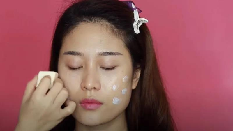 Hướng dẫn tạo lớp trang điểm tự nhiên nhẹ nhàng cho những buổi tiệc với phong cách nữ tính và thanh thoát