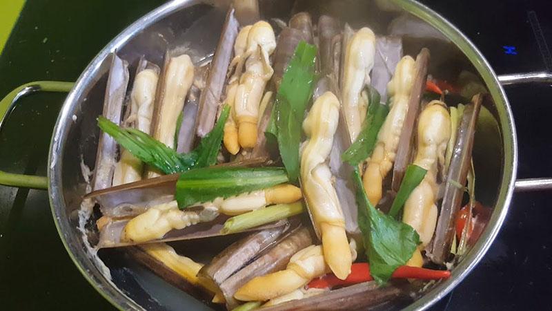 Hướng dẫn làm ốc móng tay hấp sả ớt thơm ngon, đơn giản ngay tại nhà