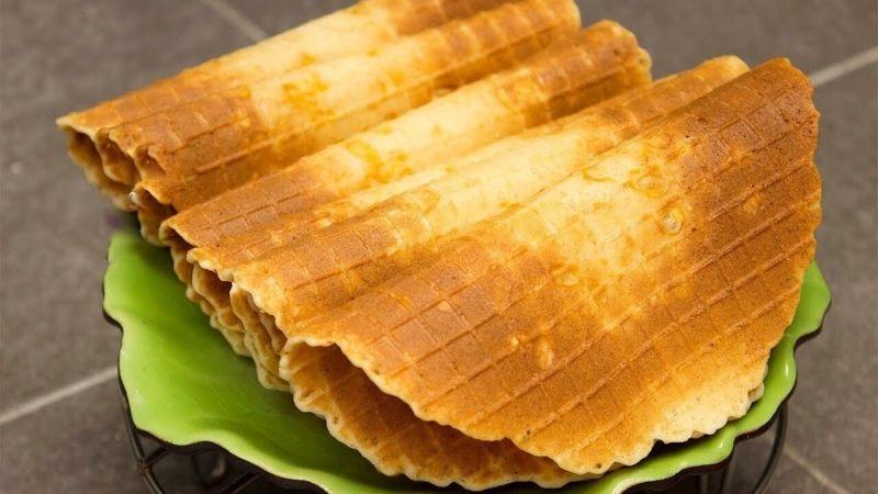 Cùng thử làm bánh bắp nướng phô mai giòn tan, một món ăn tuyệt vời cho những buổi tối cuối tuần thư giãn bên gia đình và bạn bè.