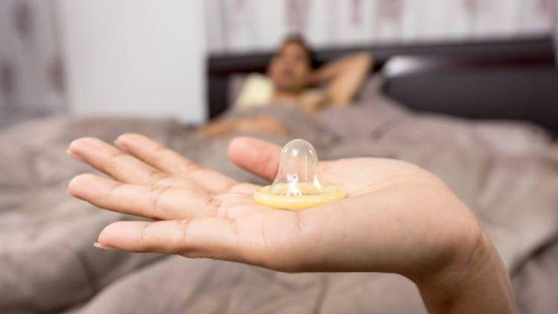 Nguyên nhân và cách khắc phục khi bao cao su bị tuột trong lúc quan hệ