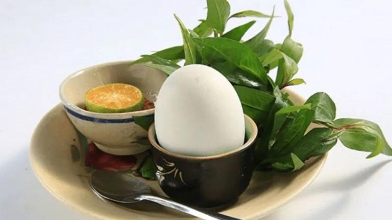 Bà bầu có nên ăn trứng vịt lộn không? Những điều cần lưu ý khi mẹ bầu thưởng thức món ăn này