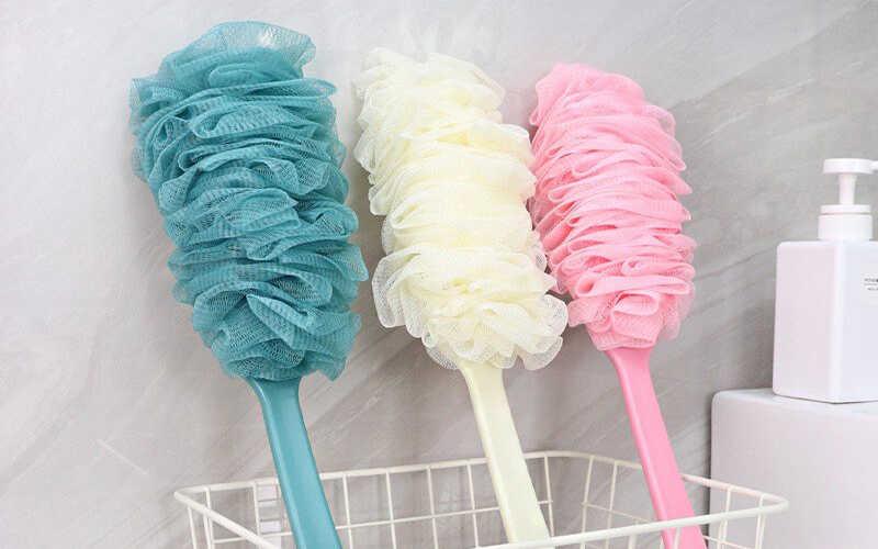 Bạn đã biết cách sử dụng bông tắm đúng cách để bảo vệ làn da? Sử dụng bao lâu là hợp lý?