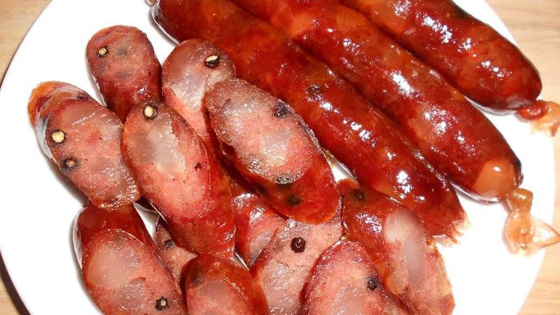Hướng dẫn cách làm lạp xưởng mai quế lộ cho bữa cơm ngày Tết thêm phần ấn tượng