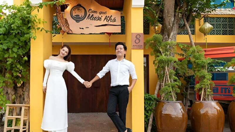 Cơm quê Mười Khó của Trường Giang vừa khai trương chi nhánh thứ ba, điều gì khiến quán ăn này thu hút đông đảo thực khách?
