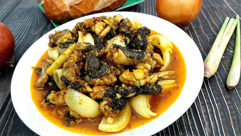 Hướng dẫn chế biến món ếch xào lăn thơm lừng, không hề có mùi tanh, mang đến hương vị đậm đà và hấp dẫn.
