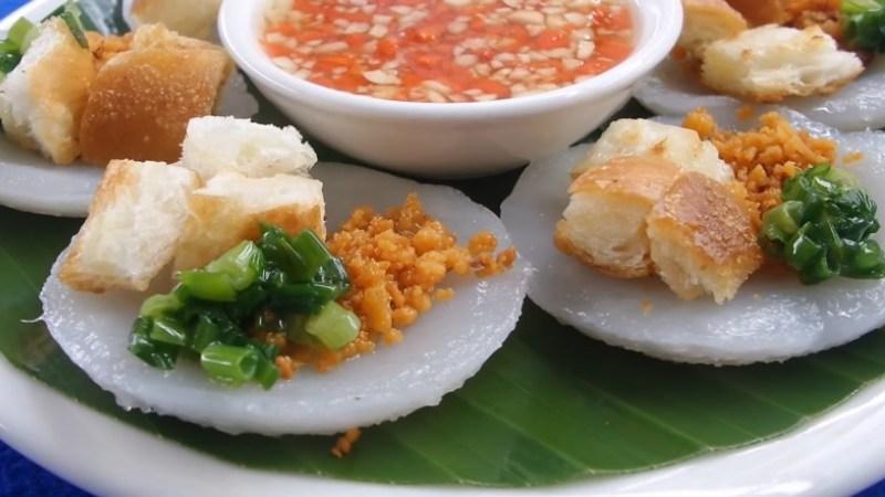 Khám phá công thức làm bánh bèo tôm chấy đơn giản nhưng đậm đà hương vị miền Trung, dễ dàng thực hiện ngay tại nhà.