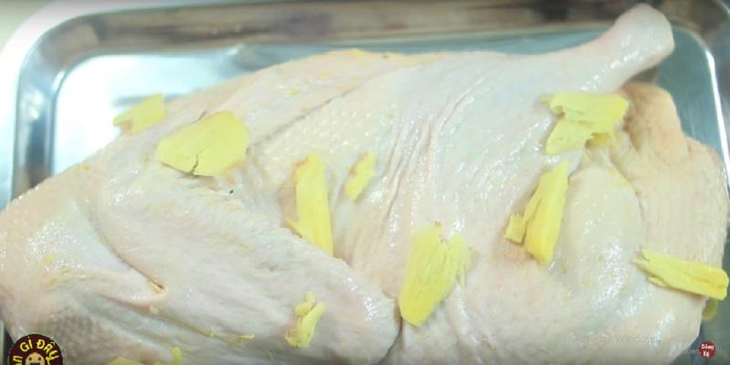 Khám phá cách chế biến món vịt kho nước dừa đậm đà, hương vị hấp dẫn khó quên.
