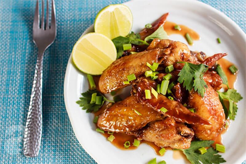 Cuối tuần này, hãy thay đổi khẩu vị bằng những món ăn thơm ngon từ gà và canh cải bẹ xanh, mang đến một bữa cơm gia đình ấm áp, đầy đặn và đậm đà.