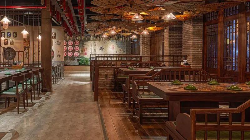 Khám phá những điểm đặc sắc tại nhà hàng A Mà của Trấn Thành – vừa mở thêm cơ sở thứ hai!