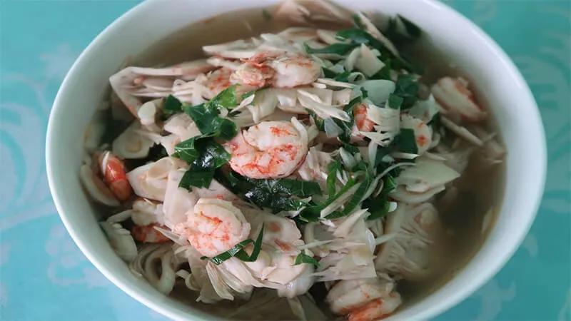 Khám phá công thức nấu canh mít non tôm tươi với lá lốt, một món ăn nhẹ nhàng, đậm đà hương vị miền quê, dễ dàng chế biến ngay tại nhà.