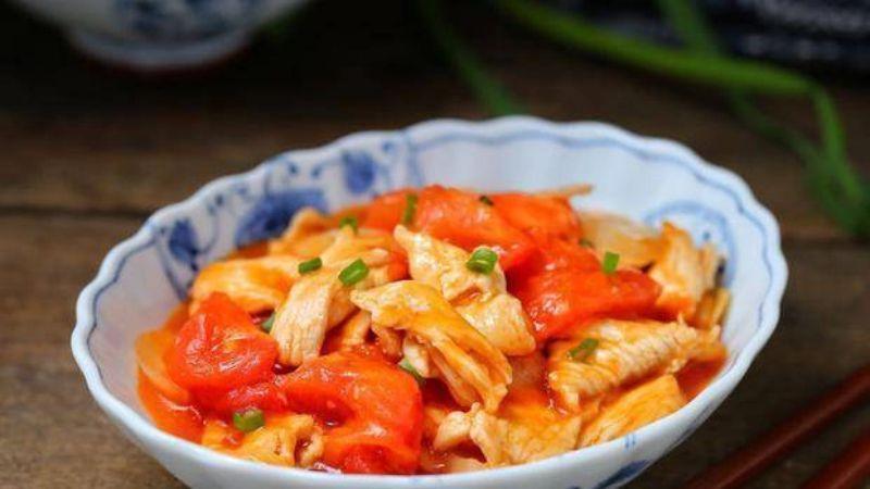 Chia sẻ cách làm món ức gà xào cà chua hấp dẫn, dễ dàng chiêu đãi những thực khách khó tính nhất