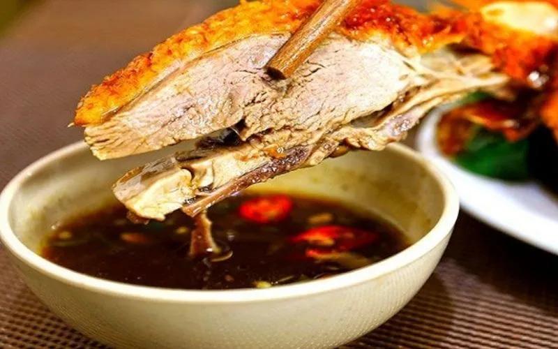 Khám phá hai công thức nước chấm vịt quay Bắc Kinh ngon chuẩn nhà hàng 5 sao