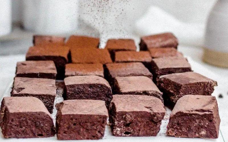 Khám phá công thức làm chocolate marshmallow mềm mịn, thơm ngon ngay tại nhà, dễ dàng thực hiện mà ai cũng có thể làm được.