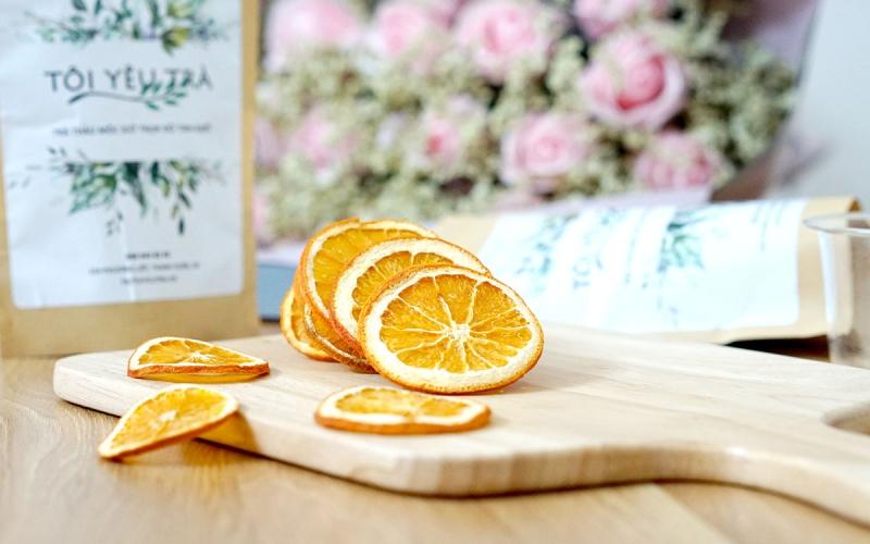 Hướng dẫn làm cam sấy khô bằng lò nướng đơn giản và nhanh chóng, giúp bạn thưởng thức món ăn bổ dưỡng tại nhà.
