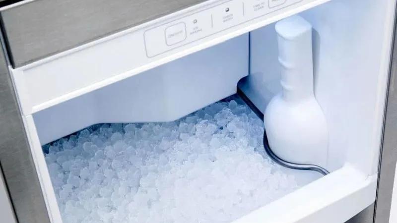 Tại sao lại nên làm nhiều viên đá cùng một lúc trong ngăn đông tủ lạnh?