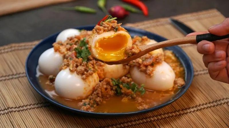 Cách chế biến trứng lòng đào sốt Thái béo ngậy, tê cay cực kỳ hấp dẫn, sẽ khiến bạn không thể từ chối.