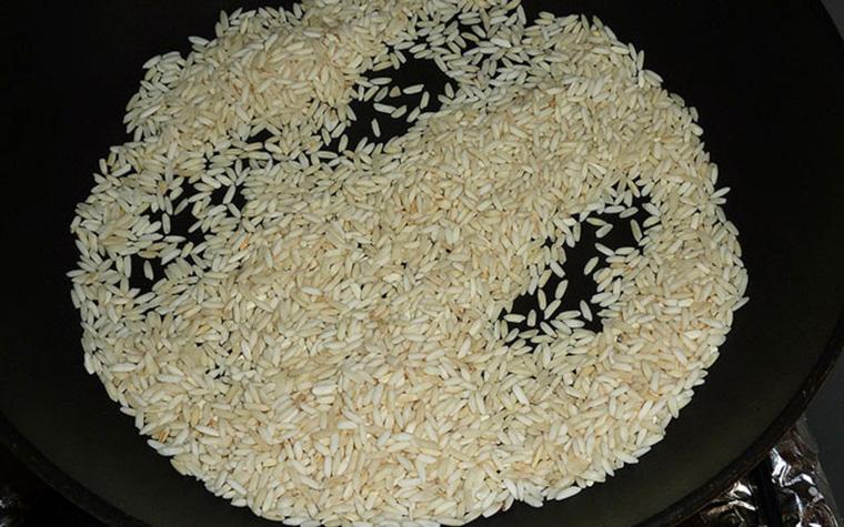 Công thức nấu cháo cá hồi kết hợp cải bó xôi cho bé 8 tháng tuổi ăn dặm