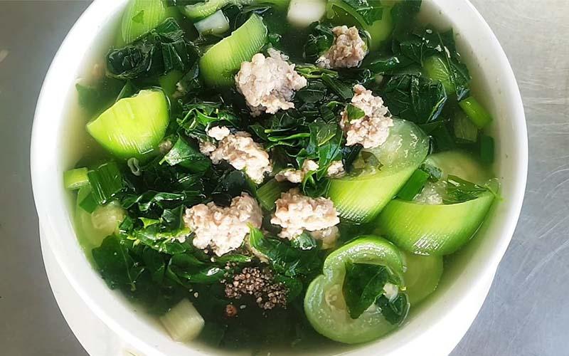 Sau Tết, việc thanh lọc cơ thể là điều cần thiết để phục hồi sức khỏe. Vậy, chúng ta nên chọn ăn uống như thế nào để giúp cơ thể khỏe mạnh, nhẹ nhàng hơn? Hãy cùng khám phá ngay các món ăn và thức uống lý tưởng để làm mới cơ thể nhé.