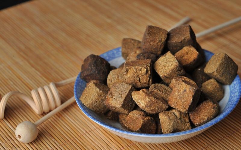 Thần khúc là một dược liệu nổi tiếng trong Đông Y, có những tác dụng đặc biệt đối với sức khỏe. Vậy Thần khúc thực sự là gì và nó mang lại lợi ích gì cho cơ thể?