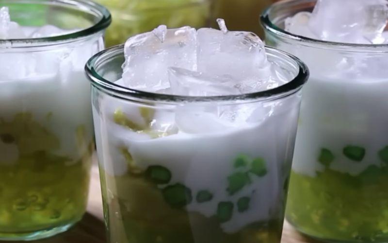 Khám phá công thức chè thạch xanh mát lạnh, ngọt ngào, là món quà lý tưởng để chiêu đãi bạn bè trong những ngày hè oi ả.