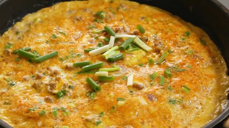 Hướng dẫn làm trứng chiên thịt bằm vừa dễ làm vừa ngon miệng
