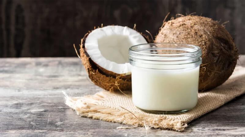 Sữa dừa là gì và những lợi ích tuyệt vời cũng như tác dụng phụ có thể xảy ra khi sử dụng loại sữa này đối với sức khỏe của bạn.