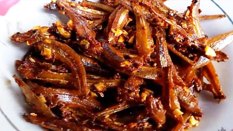 Khám phá cách chế biến món cá cơm khô rim cay giòn giòn, mang đến hương vị hấp dẫn và độc đáo, khiến bất kỳ ai cũng phải mê mẩn.