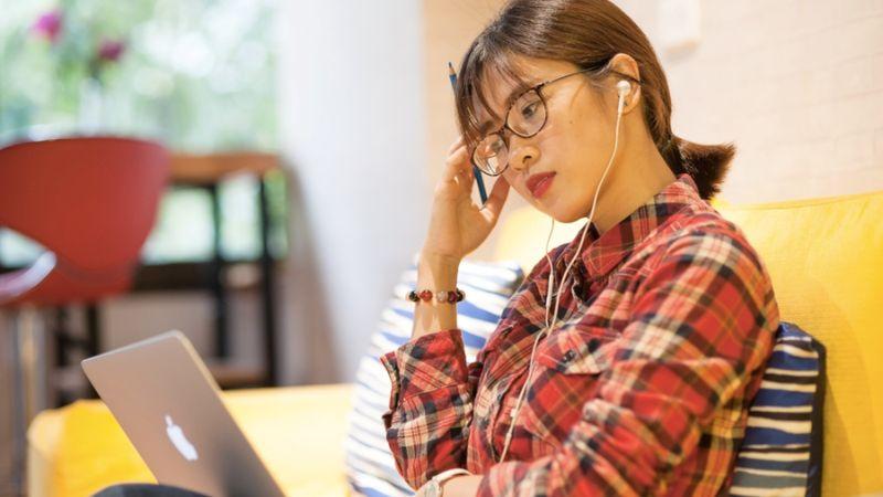 Không phải ai cũng phải đi học đại học để tìm được con đường sự nghiệp phù hợp. Vậy nếu không học đại học, bạn sẽ làm gì để tạo dựng tương lai? Định hướng nghề nghiệp có thể giúp bạn vươn tới thành công.