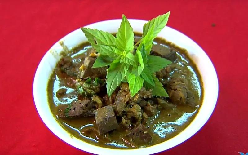 Nậm pịa là món ăn đặc trưng của người Thái. Vậy nậm pịa được chế biến từ gì và cách thưởng thức ra sao?
