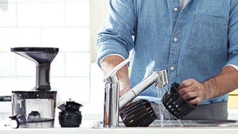 Khám phá những phương pháp vệ sinh máy ép chậm hiệu quả, giúp loại bỏ hoàn toàn cặn bẩn và giữ cho máy luôn sạch sẽ, hoạt động như mới.