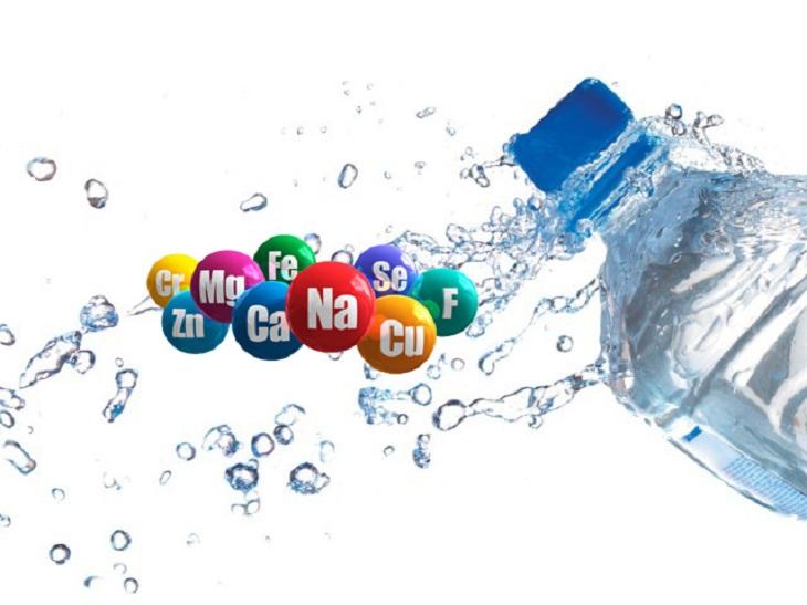 Nước khoáng có gas mang đến nhiều lợi ích vượt trội cho sức khỏe, không chỉ giúp bổ sung khoáng chất mà còn hỗ trợ giảm cân, thải độc tố cho cơ thể, cải thiện quá trình tiêu hóa, làm giảm cảm giác đầy hơi và trướng bụng. Nó còn cung cấp canxi để xương và răng thêm phần chắc khỏe. Đây là lựa chọn hoàn hảo để tăng cường sức khỏe mỗi ngày.