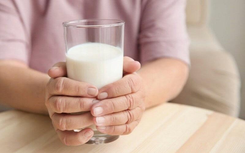 Lượng calo trong sữa là bao nhiêu? Uống sữa có gây tăng cân không?
