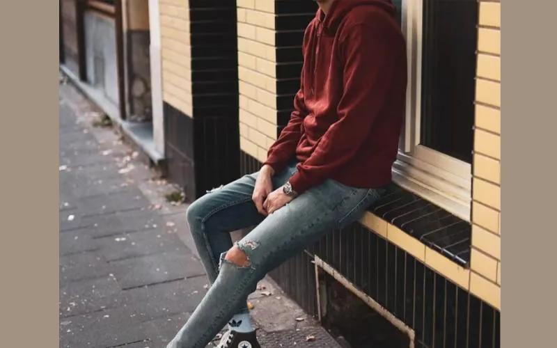 Khám phá hơn 20 cách phối đồ với giày Converse cổ cao cho cả nam và nữ, mang đến vẻ ngoài thời trang và cá tính.
