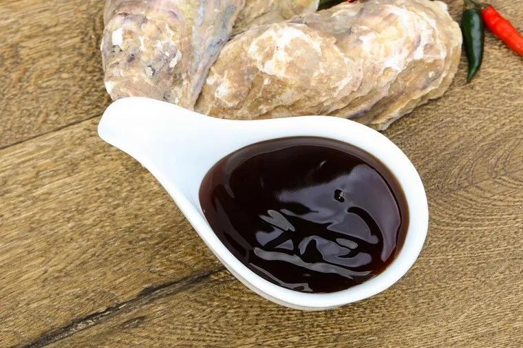 Dầu hào là một gia vị phổ biến với hương vị ngọt ngào và màu nâu sóng sánh. Nhưng thực chất, dầu hào là gì và làm thế nào để sử dụng nó đúng cách? Cùng khám phá trong bài viết sau đây.
