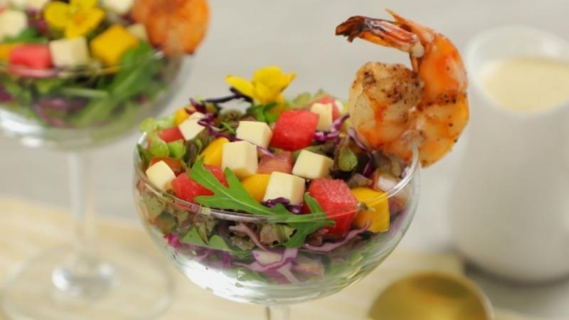 Khám phá ngay công thức chế biến salad phô mai và tôm nướng, món ăn không chỉ hấp dẫn mà còn cực kỳ bắt mắt và dễ làm.