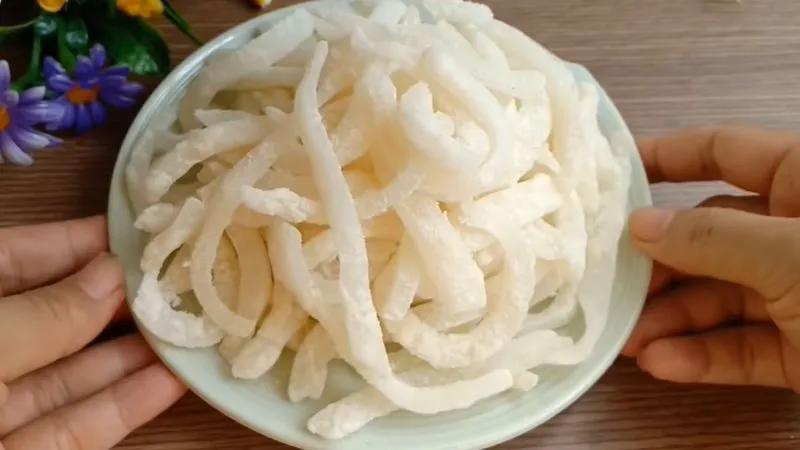 Cách làm mứt dừa: 2 công thức hấp dẫn cho Tết thêm phần ngọt ngào