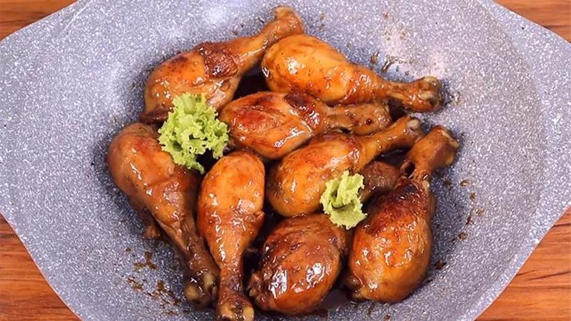 Khám phá công thức làm món gà rô ti thơm ngon, tuyệt vời để thưởng thức cùng cơm hay bánh mì, làm bữa ăn thêm phần đặc biệt.