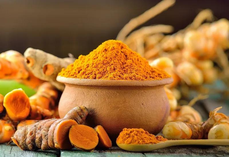 Hướng dẫn cách sử dụng nghệ tươi trị mụn đúng cách để đạt hiệu quả tối ưu