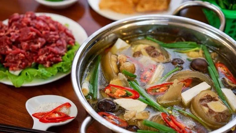Khám phá cách chế biến lẩu dựng bò đậm đà, hương vị ngây ngất, khiến bạn chỉ muốn thưởng thức mãi không thôi.