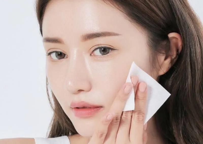 Liệu việc sử dụng giấy thấm dầu hàng ngày có thực sự cần thiết?
