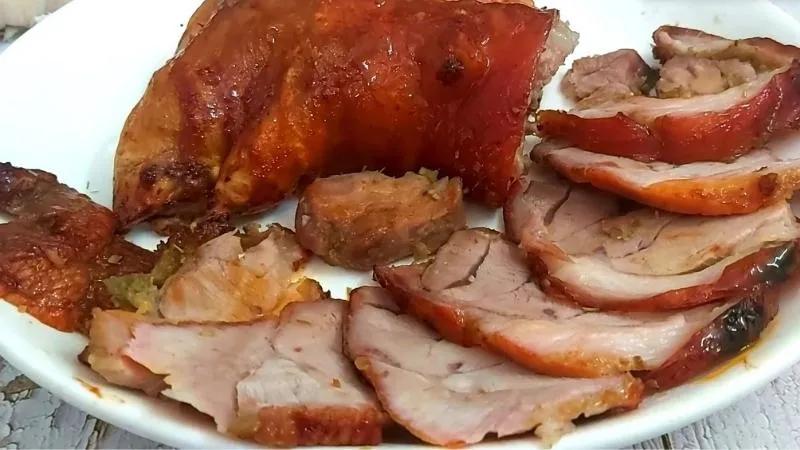 Cách làm chân giò nướng mật ong đậm đà, hương vị khó cưỡng lại.