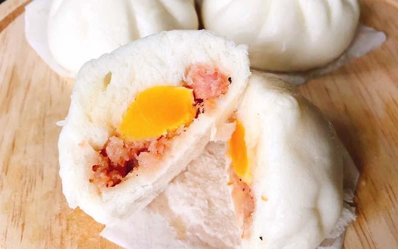 Khám phá cách làm bánh bao nhân thịt trứng muối thơm ngon, vừa đậm đà vừa béo ngậy, mang lại trải nghiệm ẩm thực tuyệt vời cho gia đình và bạn bè.