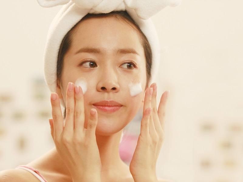 Khám phá top 10 loại sữa rửa mặt tuyệt vời dành cho da mụn mà bạn không thể bỏ qua