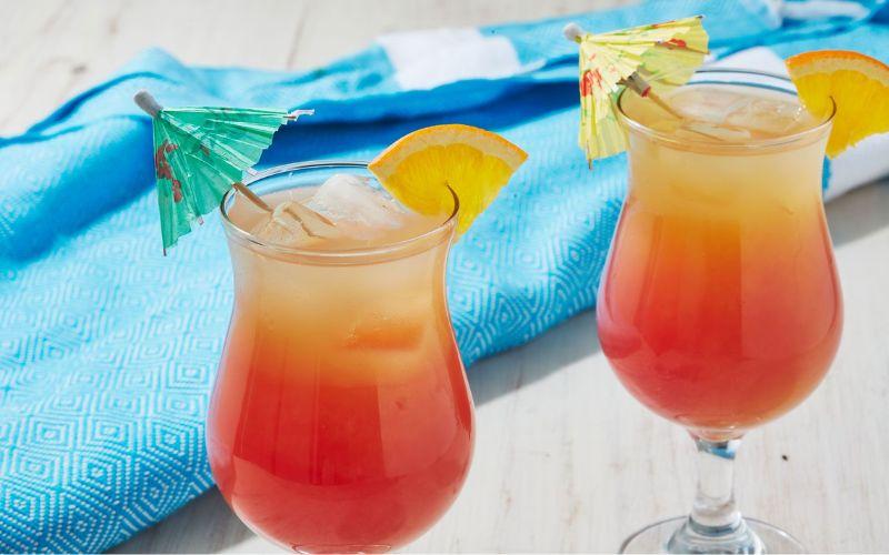Hướng dẫn bạn cách pha chế cocktail on the beach ngọt ngào, tươi mới và bắt mắt.