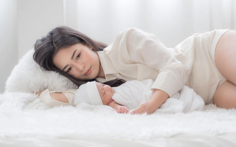 Sau khi sinh, mẹ bỉm mất bao lâu để chấm dứt sản dịch?