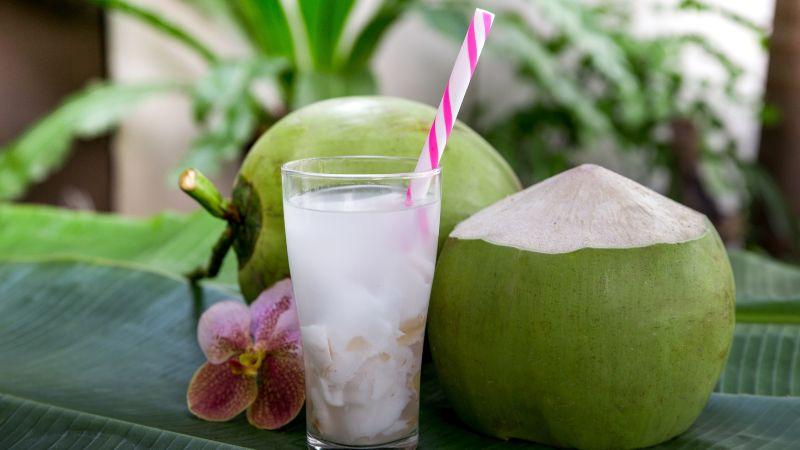 Mẹ nên bổ sung những thực phẩm nào để giúp con có làn da sáng mịn và đôi môi đỏ hồng? Đây là 13 thực phẩm mẹ không nên bỏ qua.