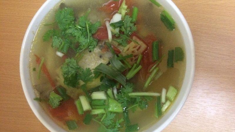 Khám phá cách chế biến món cá kình nấu ngót với vị chua thanh nhẹ nhàng, mang đến sự đổi mới cho bữa cơm gia đình.