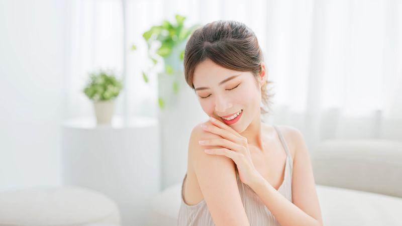 Tinh dầu quýt mang lại nhiều lợi ích cho sức khỏe, từ thư giãn, giảm căng thẳng đến hỗ trợ trị liệu. Cùng khám phá cách chế biến tinh dầu quýt tại nhà và những công dụng kỳ diệu của nó.